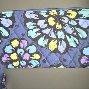 Vera Bradley Zip-Around Wallet – Blue Multicolor Floral Print